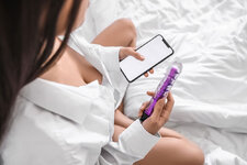 Telefonsex: Sex am Telefon in der Beziehung oder mit fremden - von ganz privat bis Telefonsex-Hotlines
