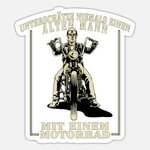 alter-mann-mit-motorrad-unterschaetze-ihn-niemals.jpg
