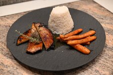 Zeller-Steak-0801.jpg Zeller-Steak-0801.jpg